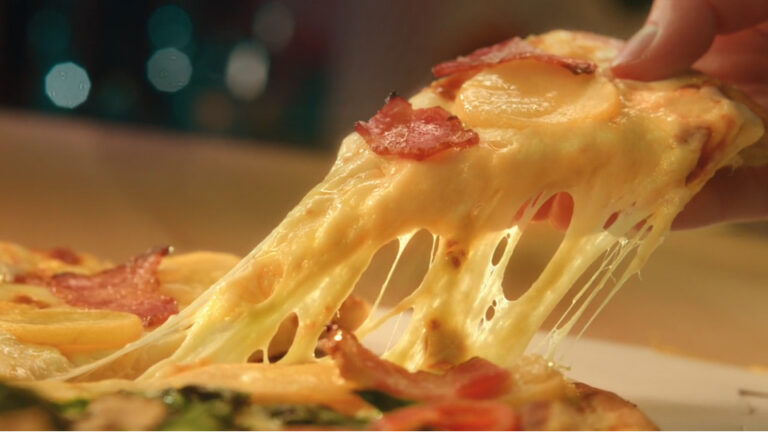 Domino’s Pizza cheese fondue quattro TVCM